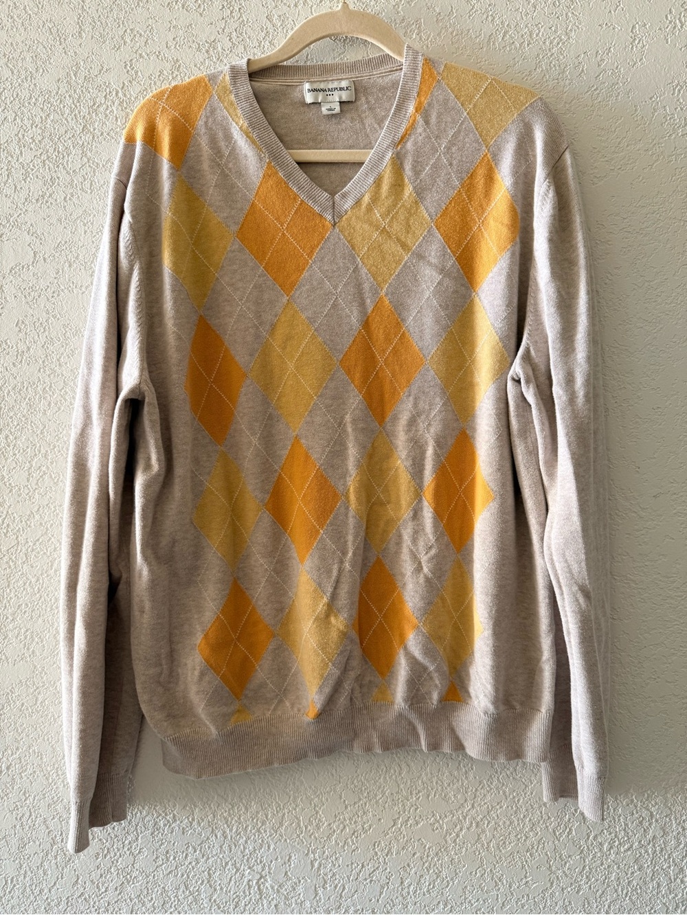 BANANA REPUBLIC V Neck Argyle Beige Yellow Diamond Preppy Cotton Sweater Sz L